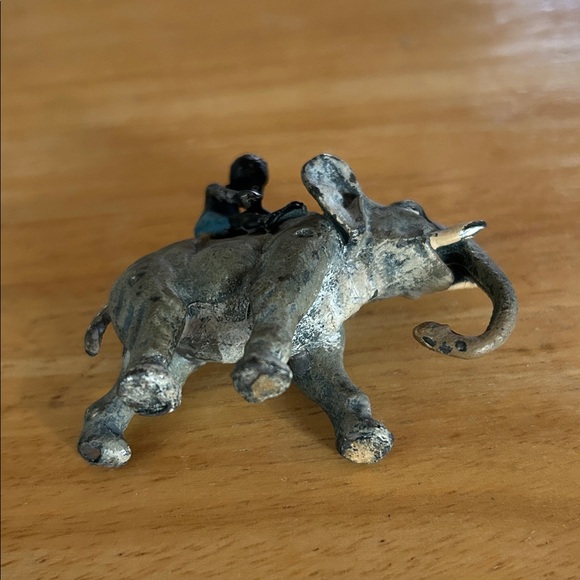 Elephant 🐘 - Picture 5 of 7